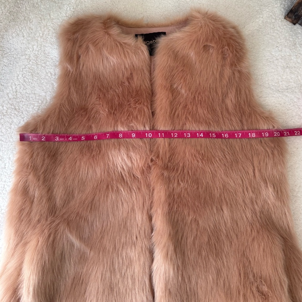 ๐ฆ SOLD - Bagatelle faux fur vest - Picture 6 of 10